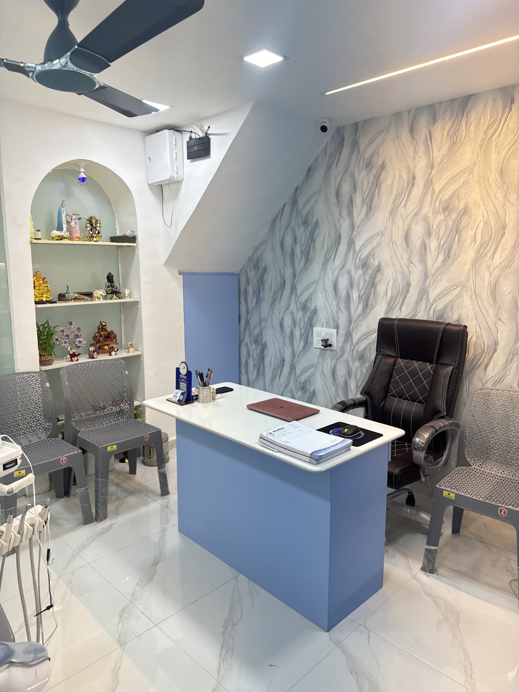 Consultation desk