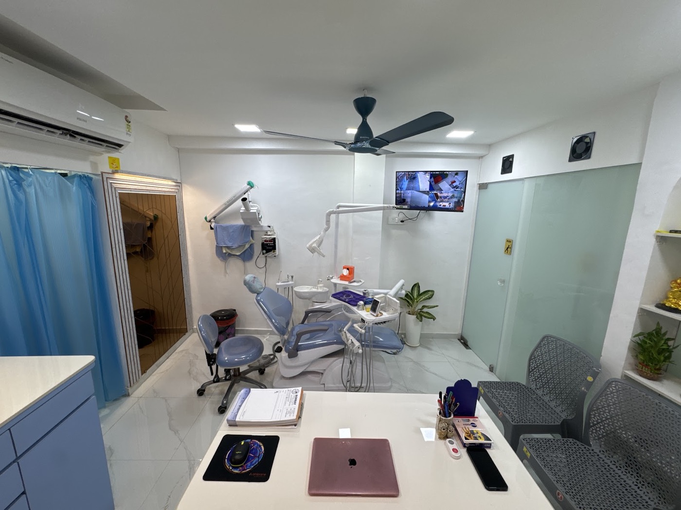 Treatment room at Bombay Dental Studio